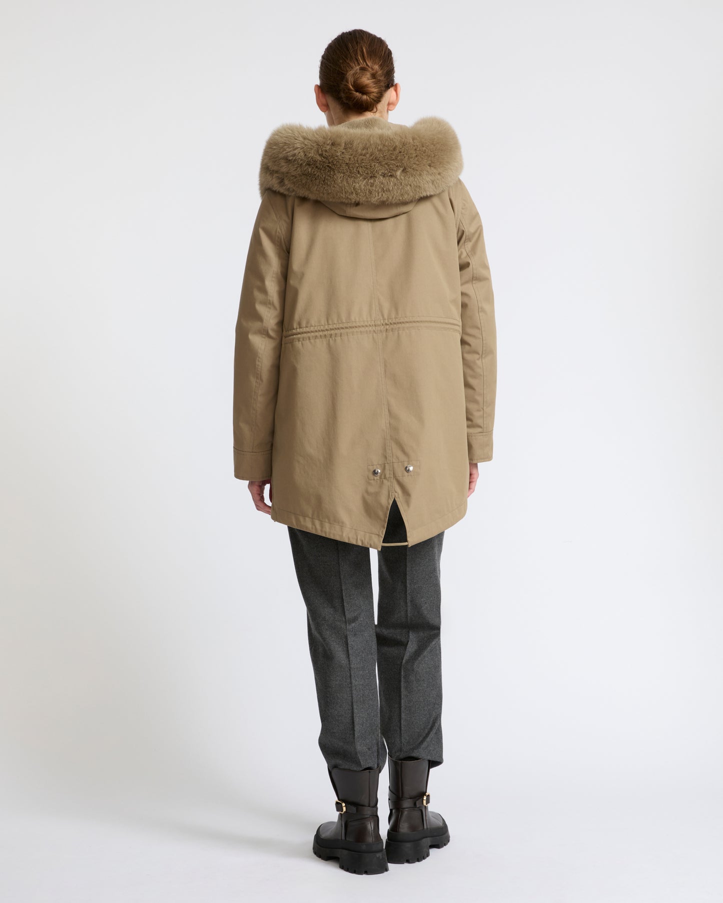 Parka Iconique courte en coton mélangé imperméable avec fourrure de renard et lapin- Yves Salomon - Nouvelle collection Automne Hiver