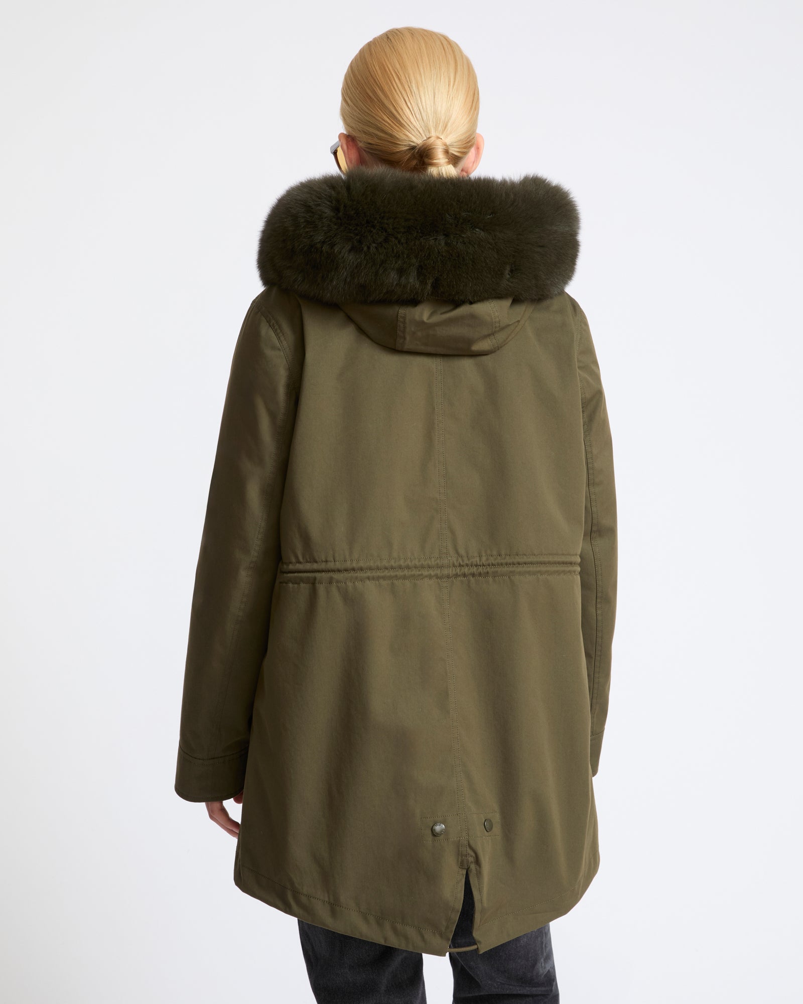 Parka Iconique courte en coton mélangé imperméable avec fourrure de renard et lapin- Yves Salomon - Nouvelle collection Automne Hiver