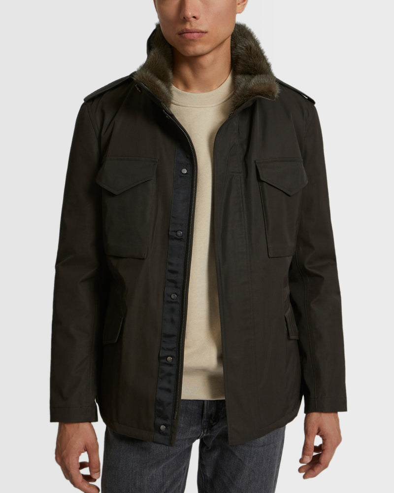 Veste style saharienne en gabardine technique imperméable avec col en fourrure de vison