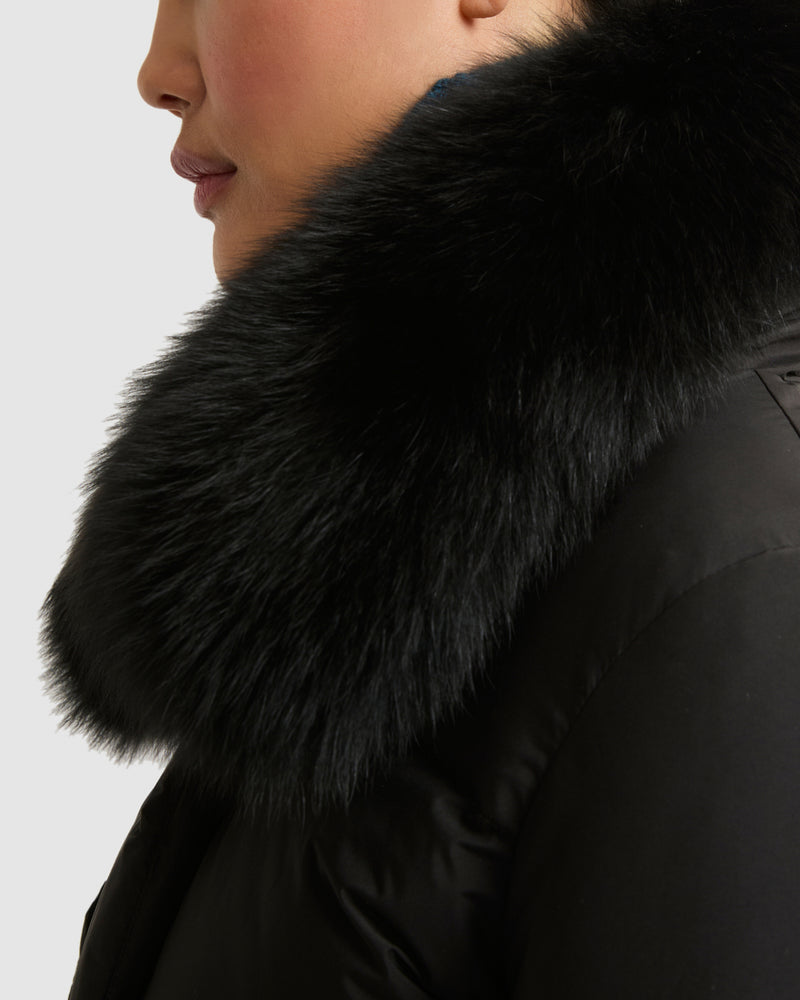 Doudoune ceinturée en tissu technique imperméable avec fourrure de renard et lapin