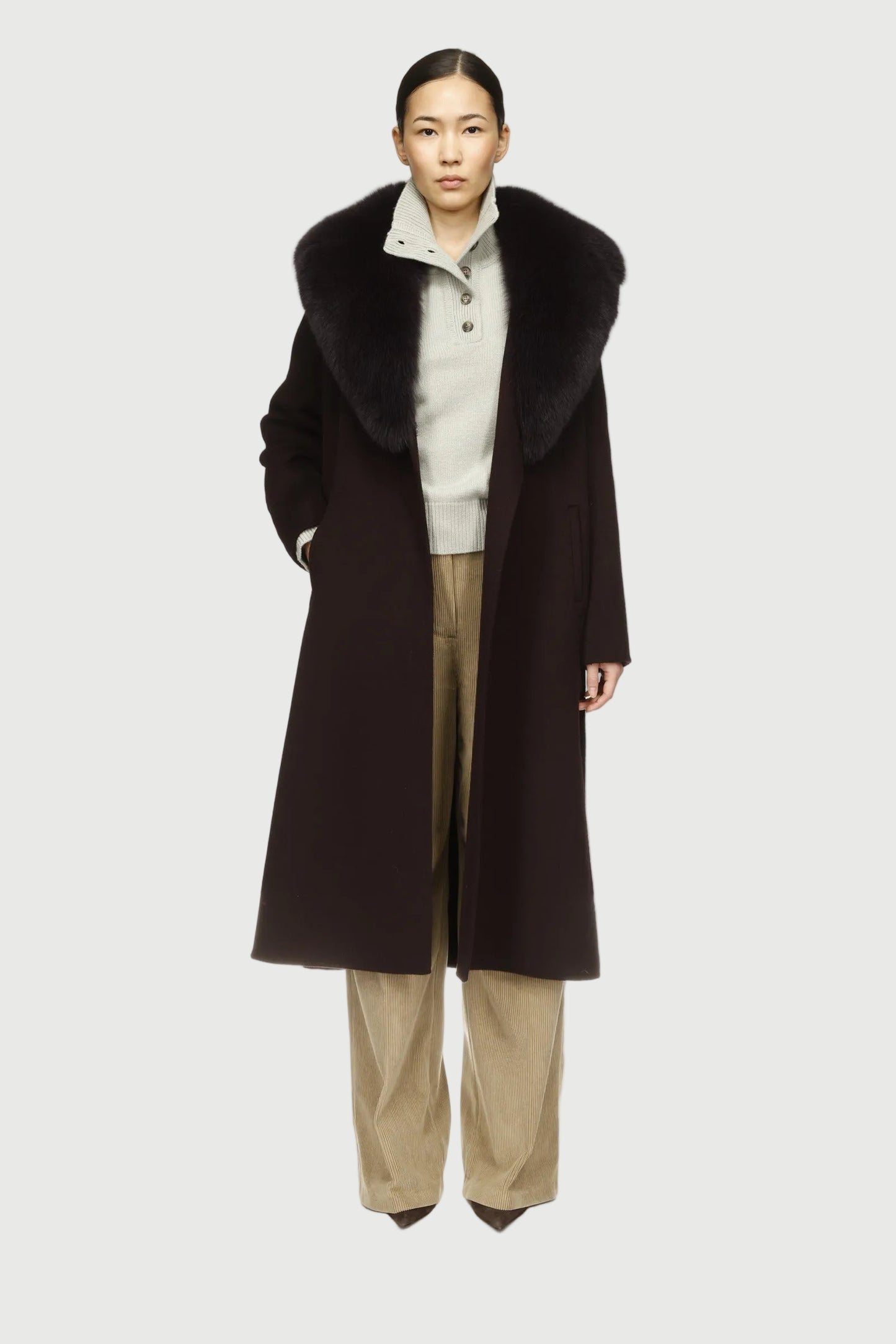 Belted coat in cashmere wool with fox fur collar and lapel