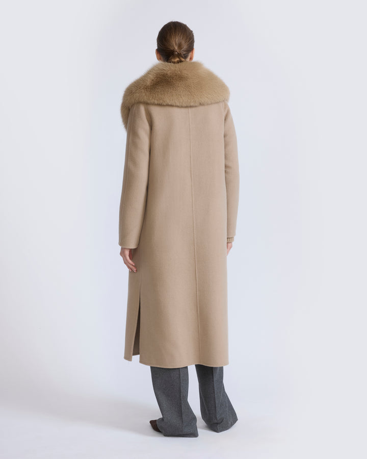 Manteau ceinturé en lainage cachemire avec col en fourrure de renard