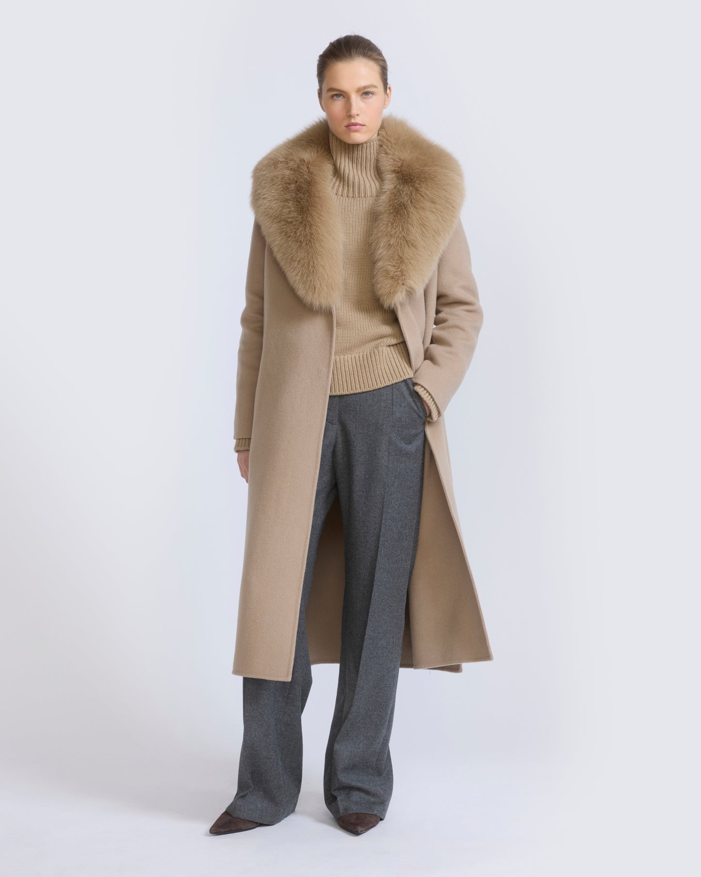 Belted coat in cashmere wool with fox fur collar and lapel