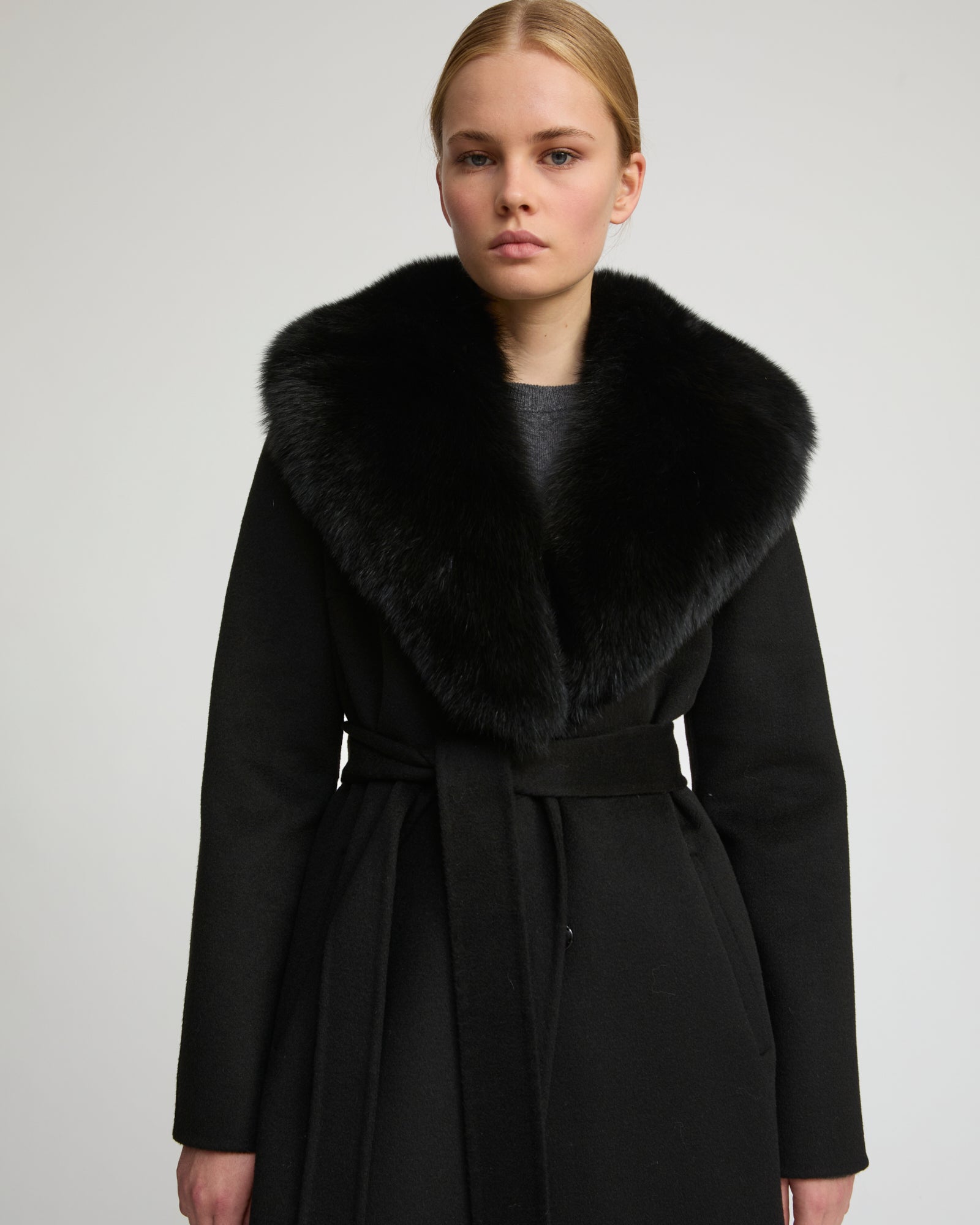 Belted coat in cashmere wool with fox fur collar and lapel – Yves