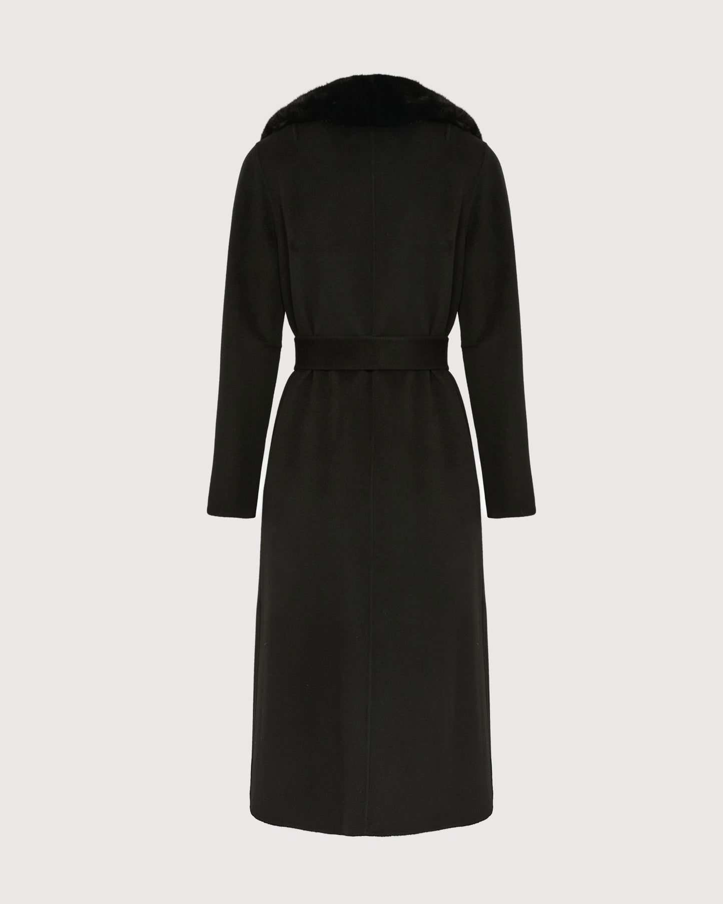 Belted coat in cashmere wool with mink fur collar and over-pockets