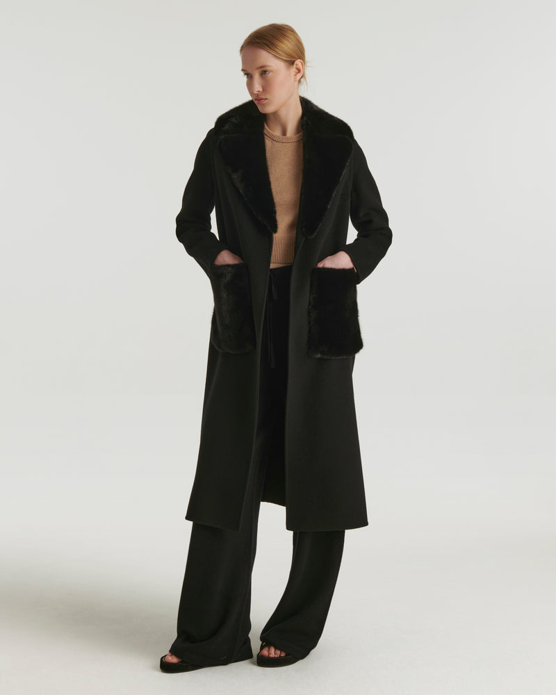 Belted coat in cashmere wool with mink fur collar and over-pockets