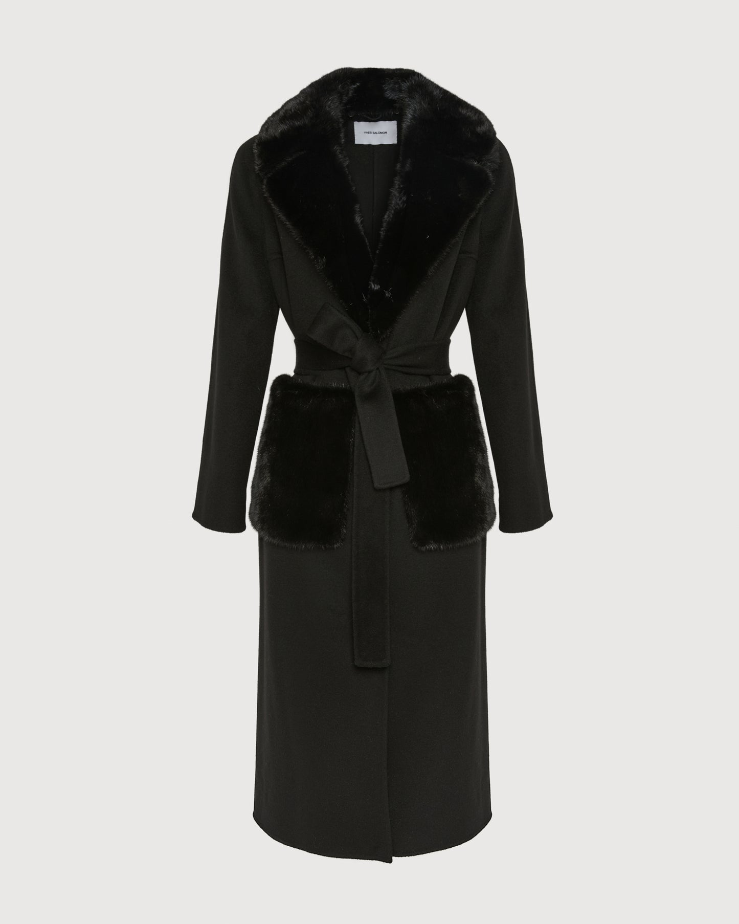 Belted coat in cashmere wool with mink fur collar and over-pockets
