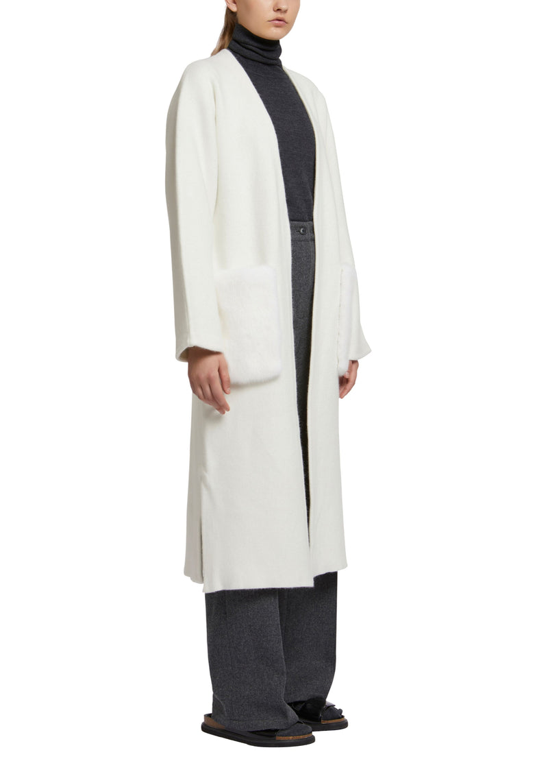 Cardigan long en maille avec sur-poches en fourrure de vison