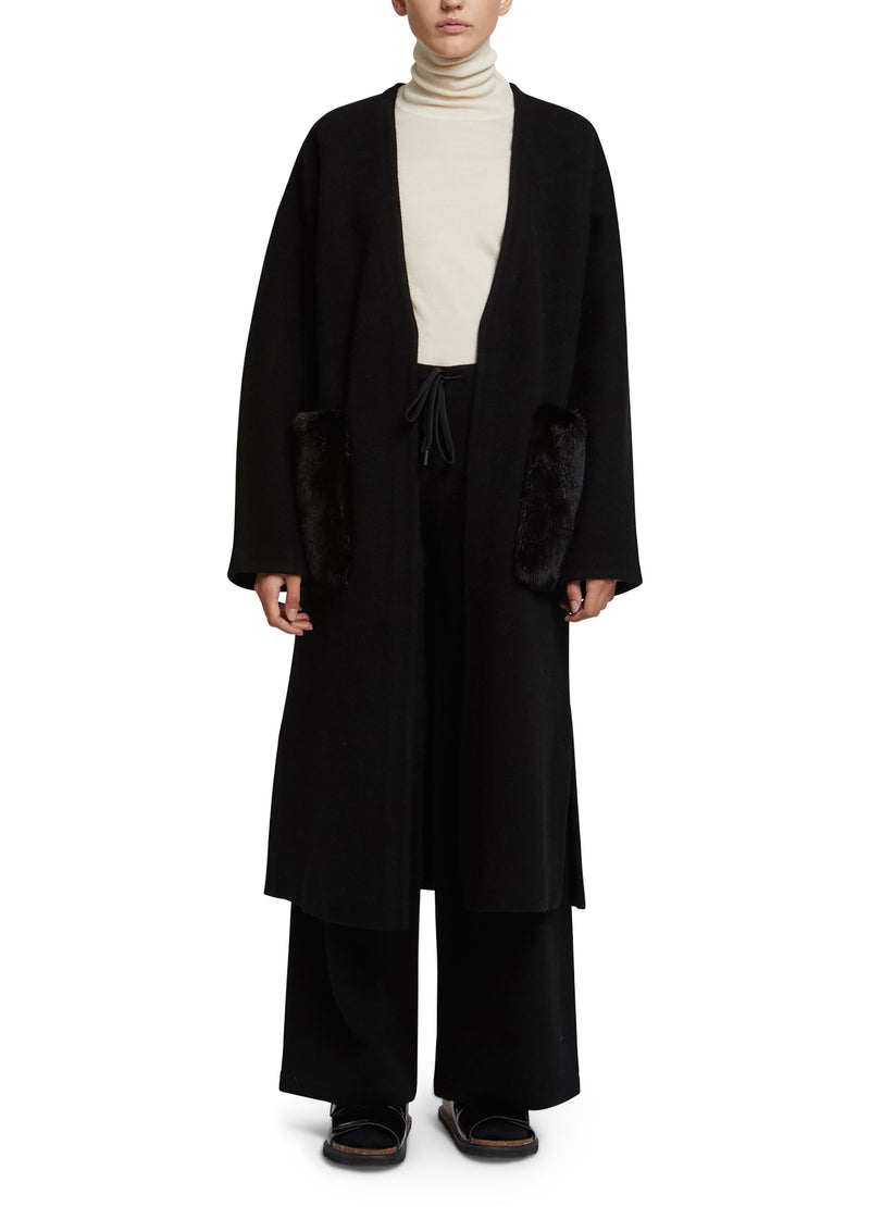 Cardigan long en maille avec sur-poches en fourrure de vison