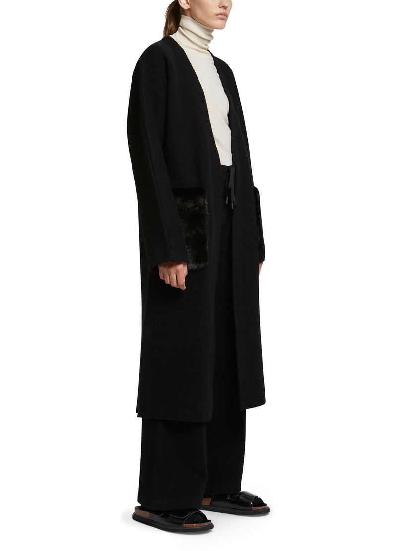 Cardigan long en maille avec sur-poches en fourrure de vison