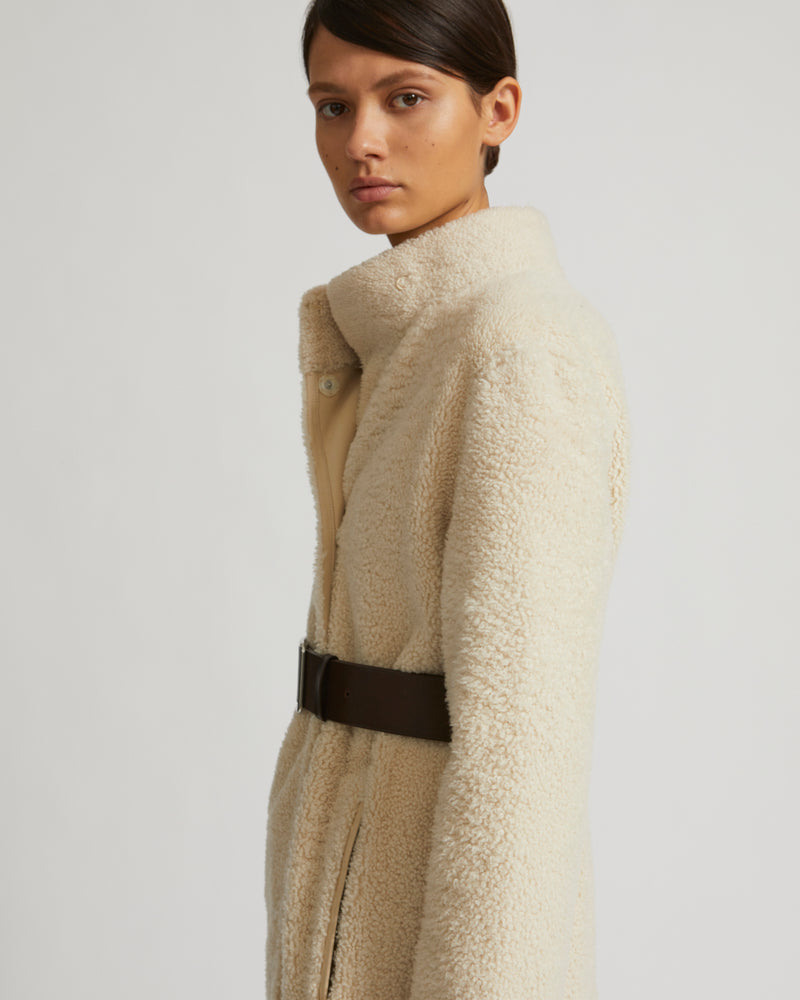 Manteau long en agneau mérinillo