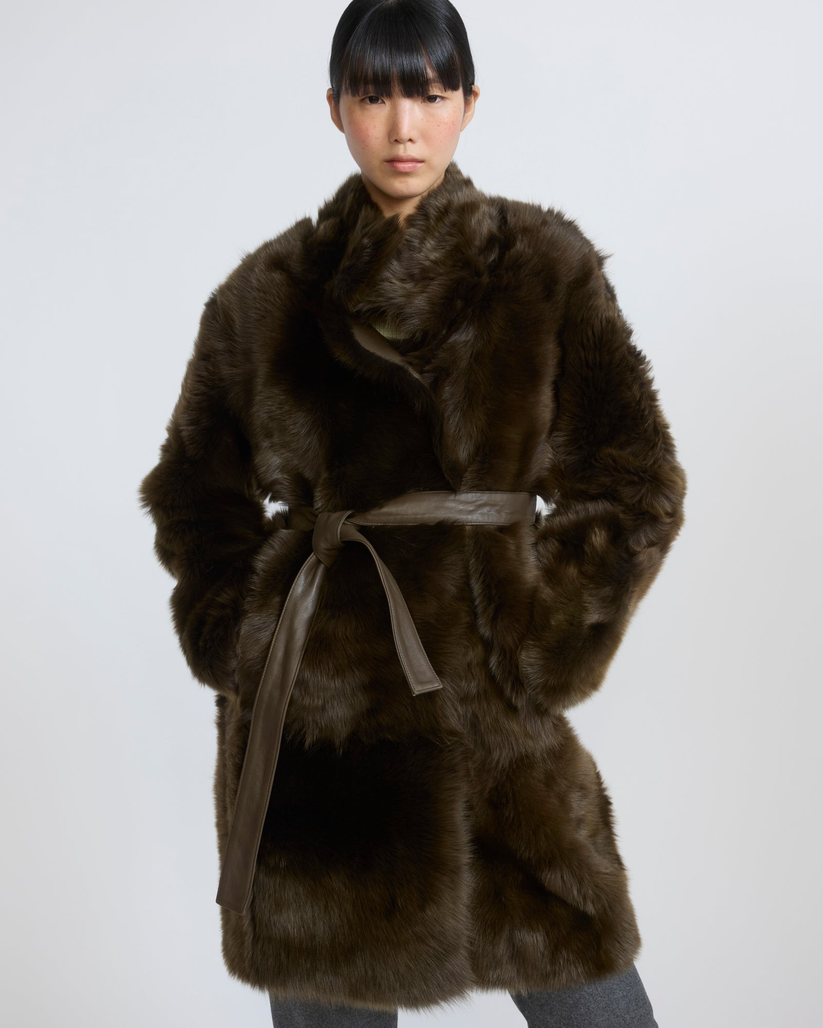 Manteau réversible ceinturé en agneau de Toscane