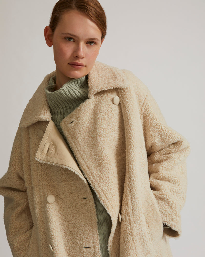 Manteau à double boutonnage en agneau mérinillo