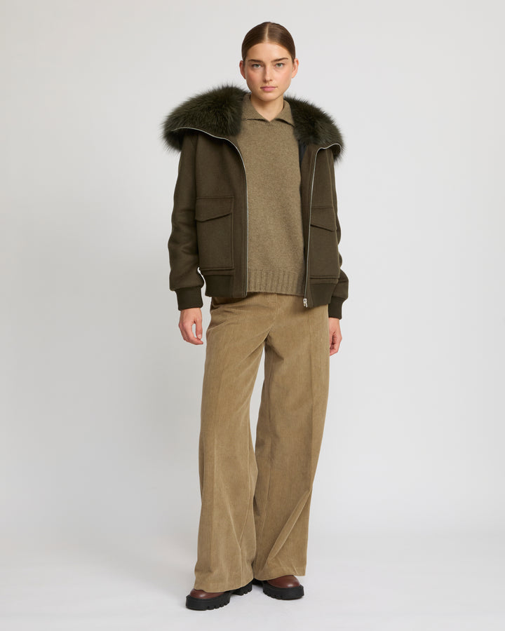 Veste courte en lainage cachemire avec col en fourrure de renard