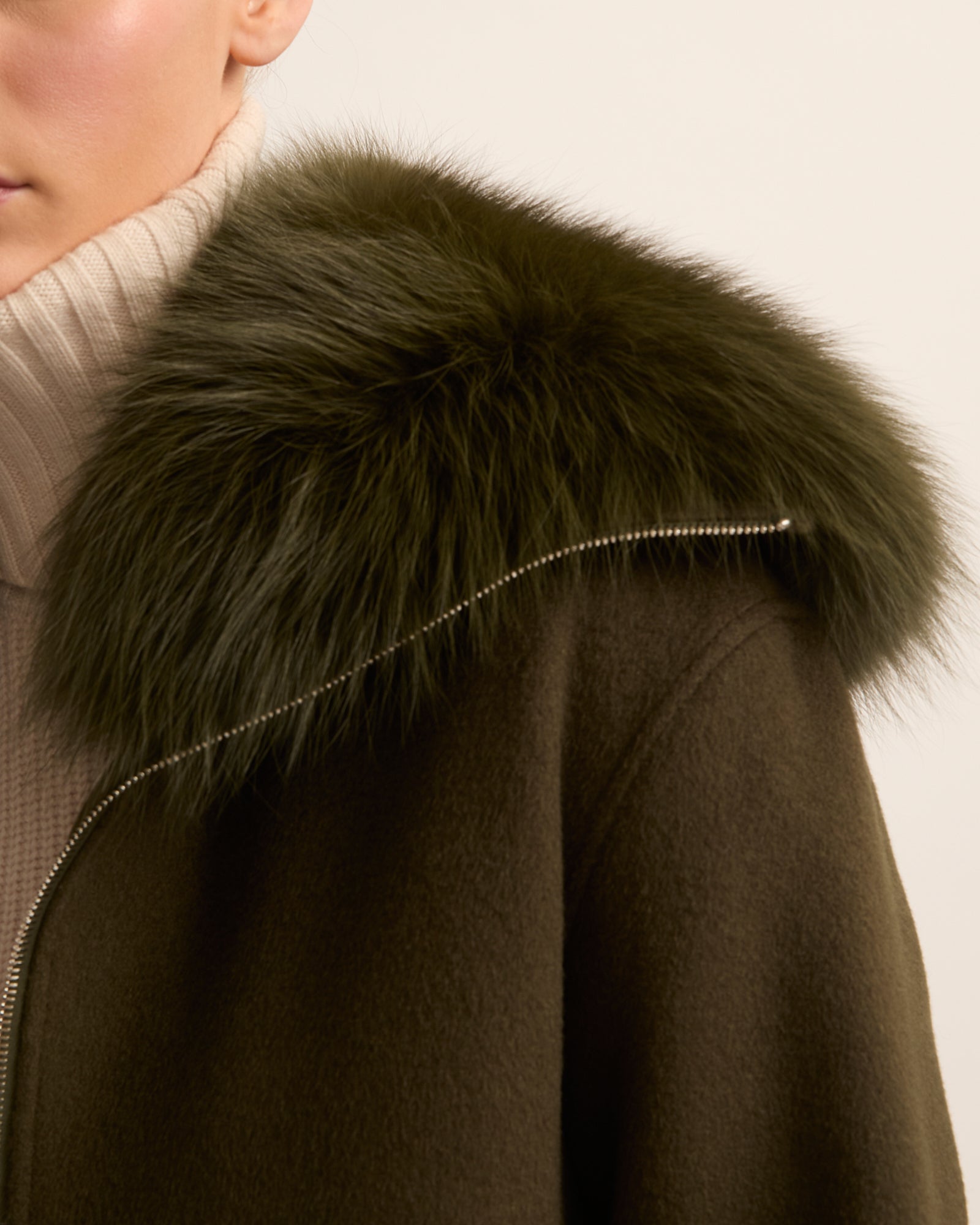 Jacket in cashmere wool with fox fur collar - Khaki - Yves Salomon