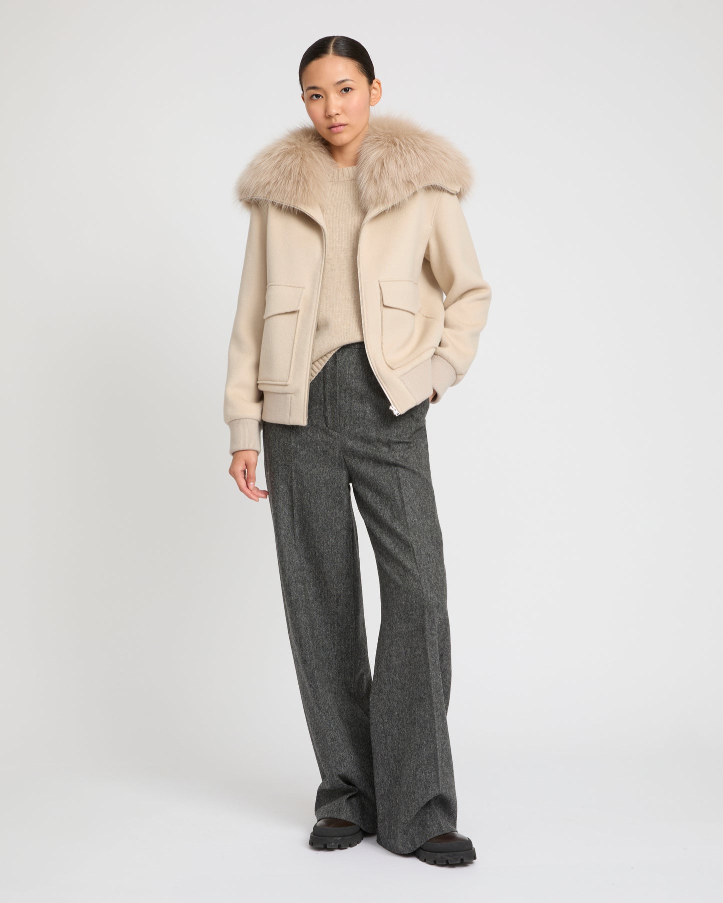 Cropped jacket in cashmere wool with fox fur collar