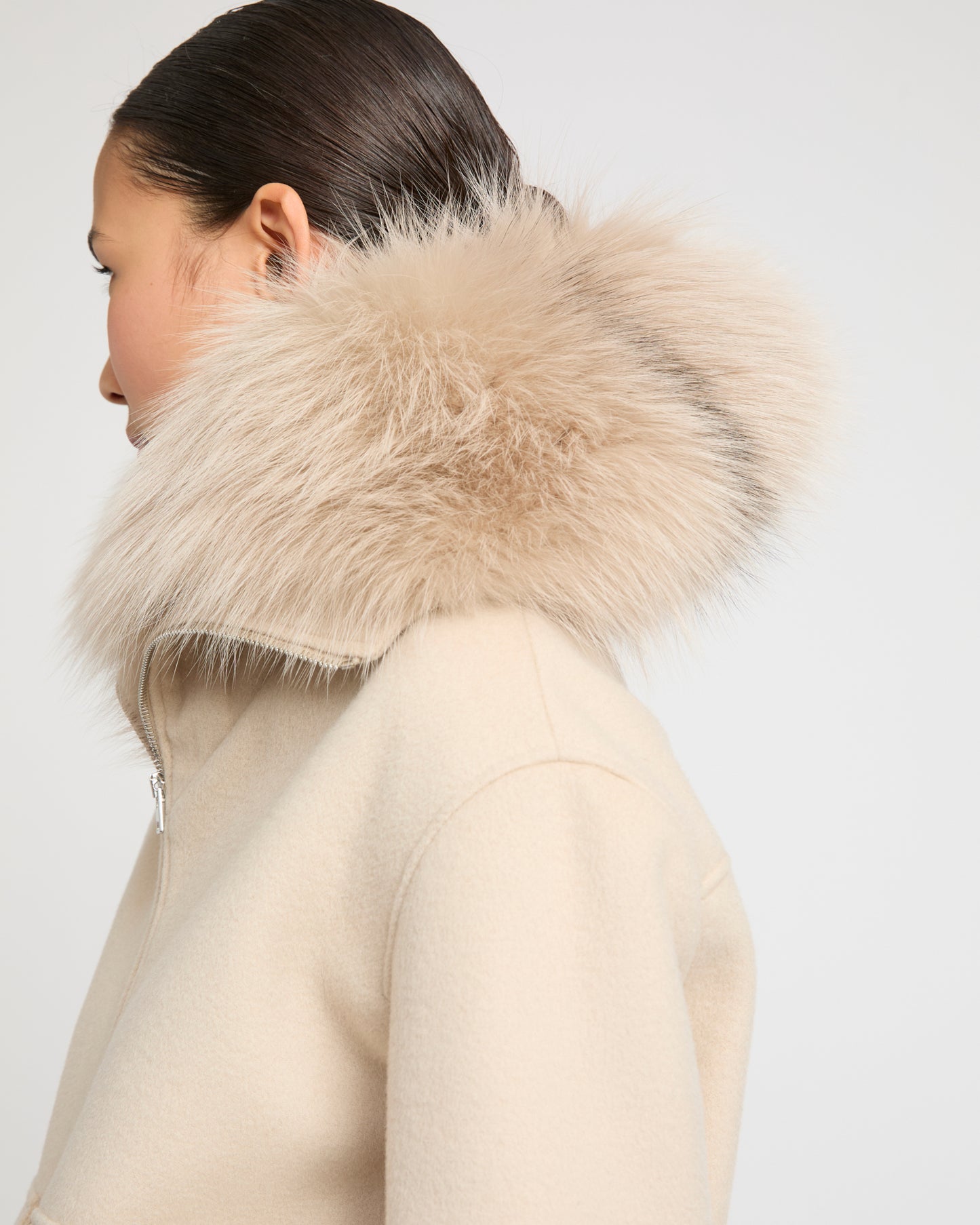 Cropped jacket in cashmere wool with fox fur collar