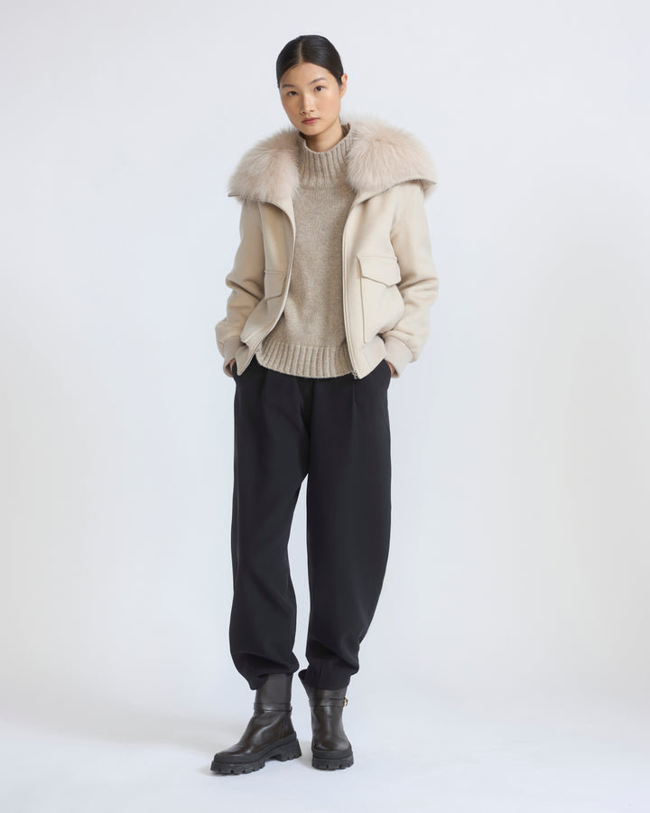 Veste courte en lainage cachemire avec col en fourrure de renard
