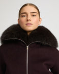 Veste courte en lainage cachemire avec col en fourrure de renard