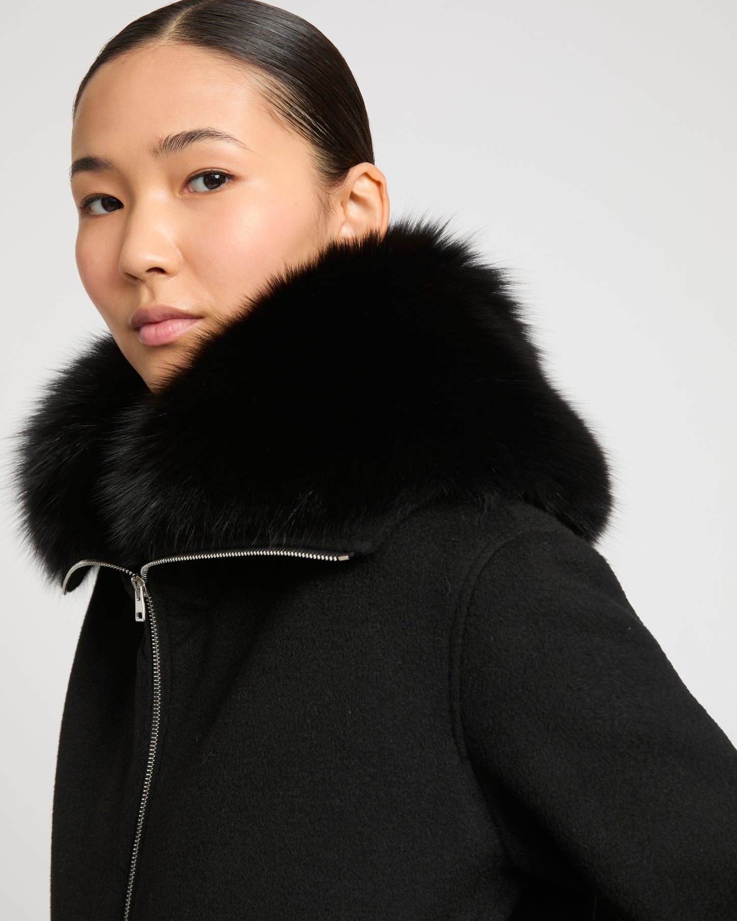 Cropped jacket in cashmere wool with fox fur collar