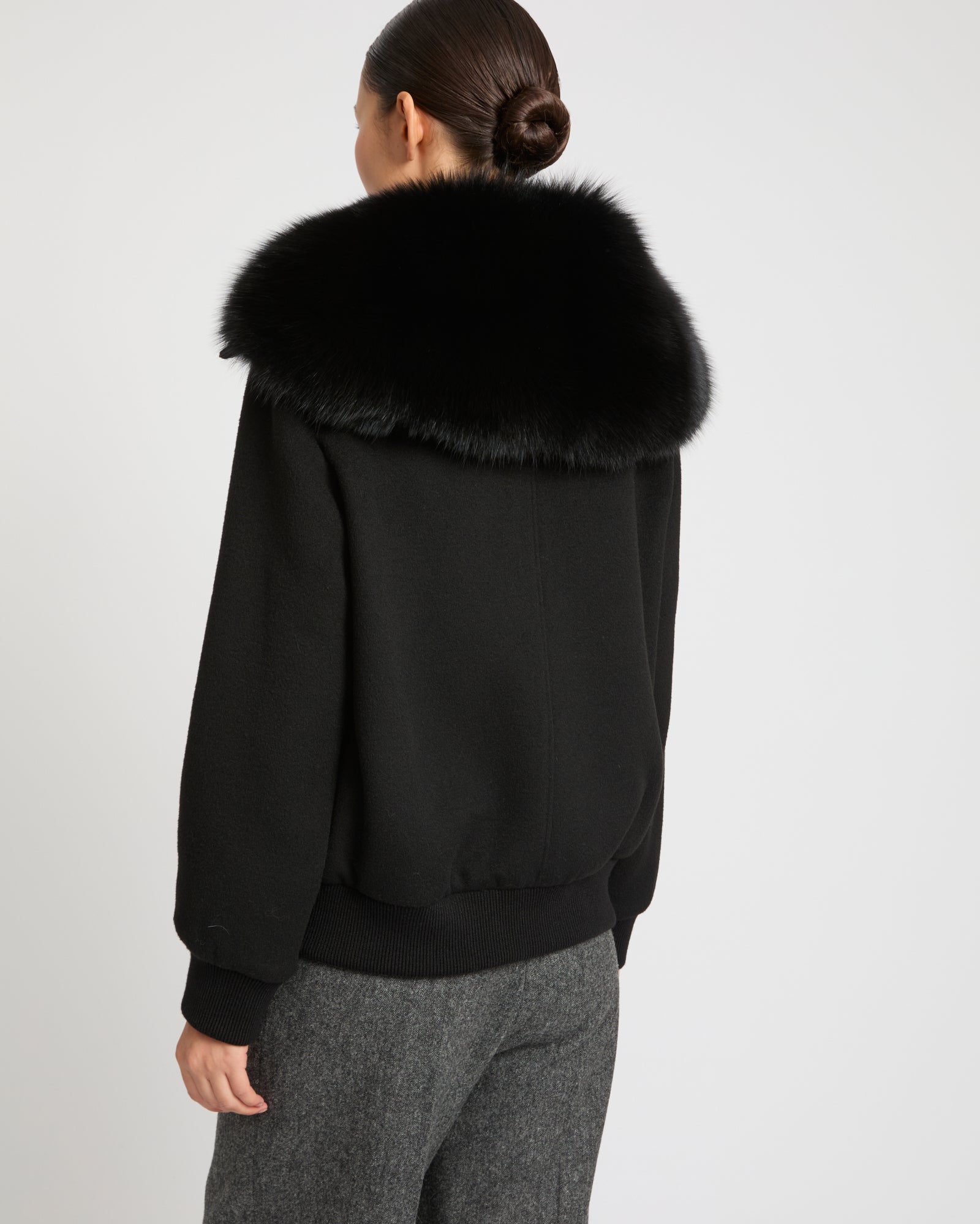 Cropped jacket in cashmere wool with fox fur collar – Yves Salomon