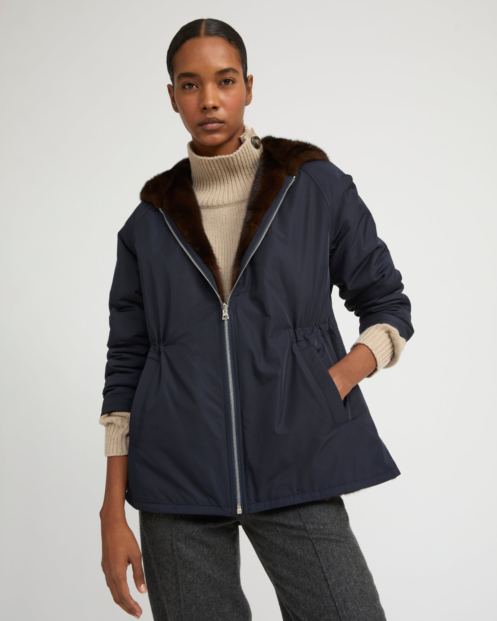 Parka courte en tissu technique réversible déperlant avec fourrure de vison -Yves Salomon