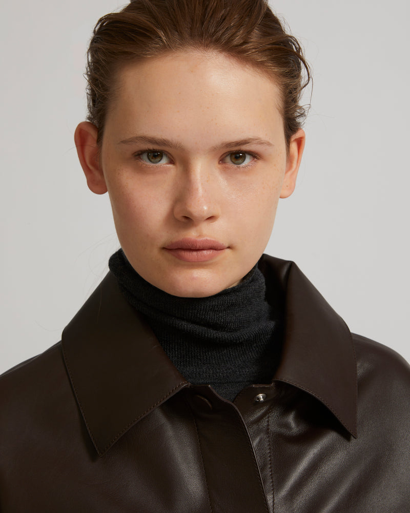 Cropped shirt in lamb leather