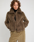 Veste courte en fourrure de vison à poils longs