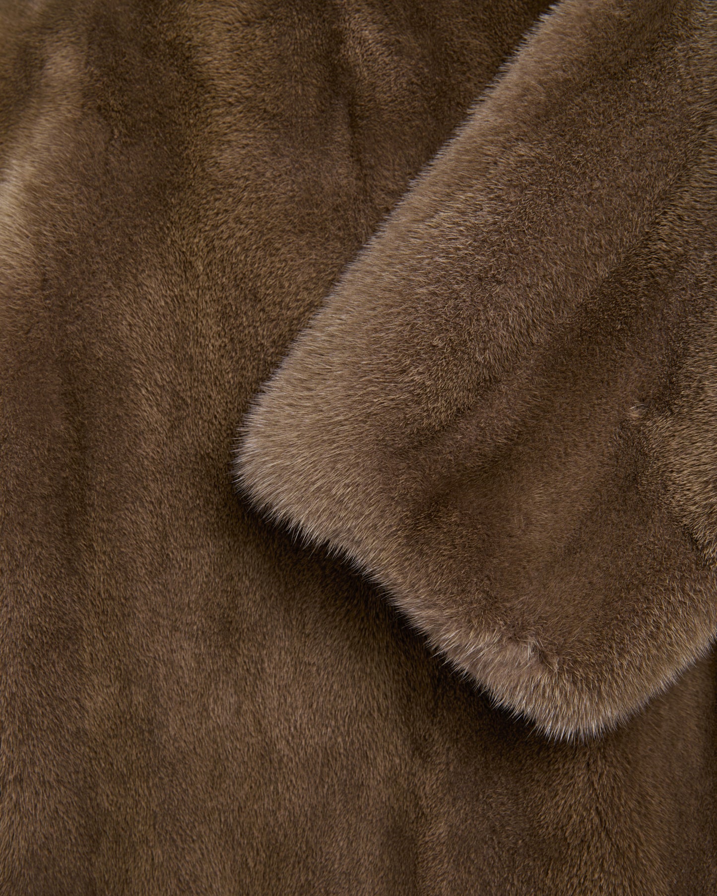 Veste courte en fourrure de vison à poils longs