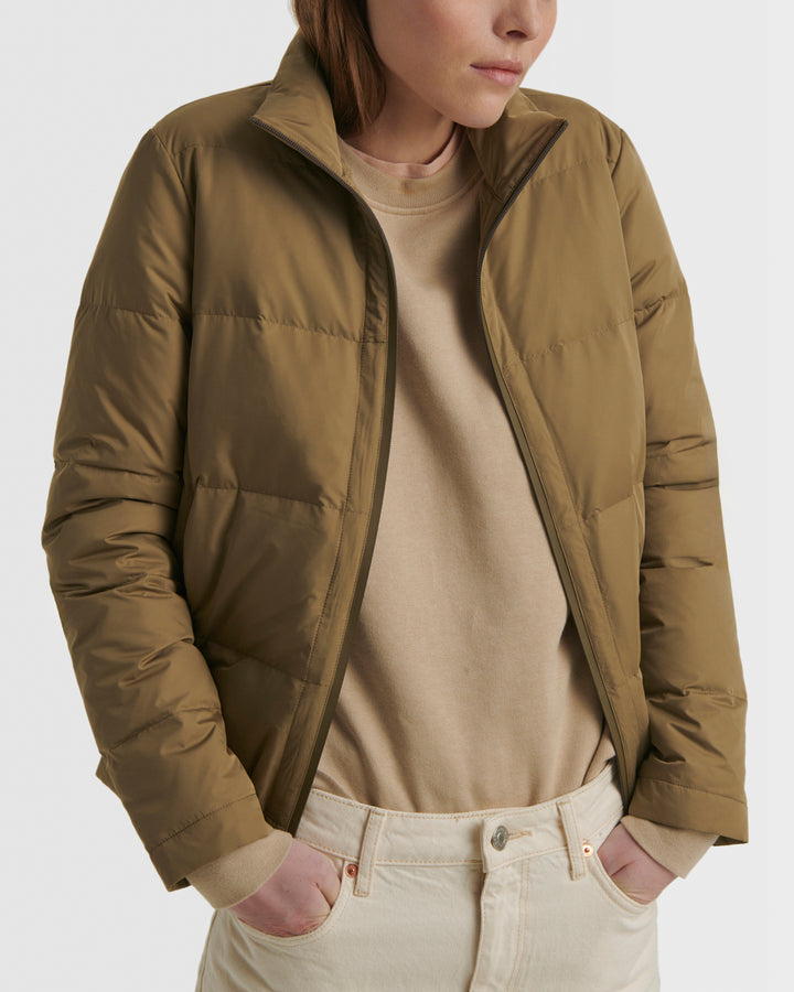 Short foldable jacket