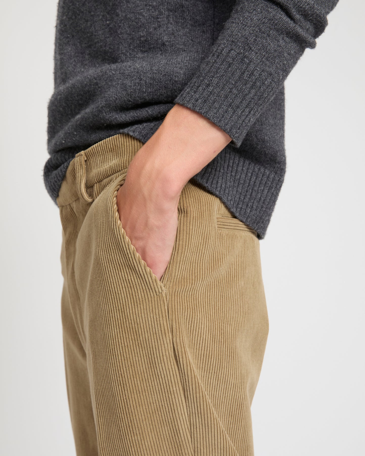 Pantalon droit en velours cotelé