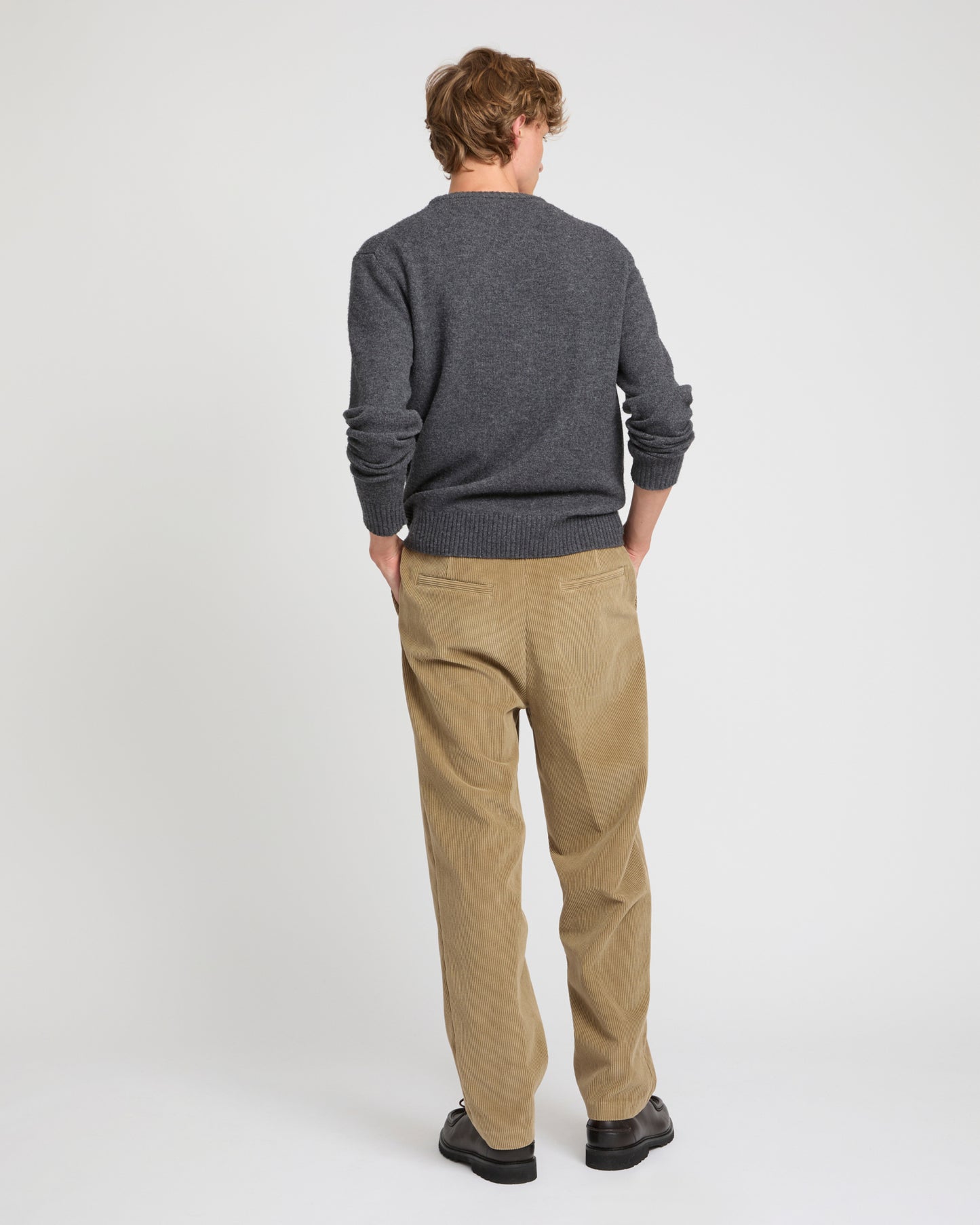 Pantalon droit en velours cotelé