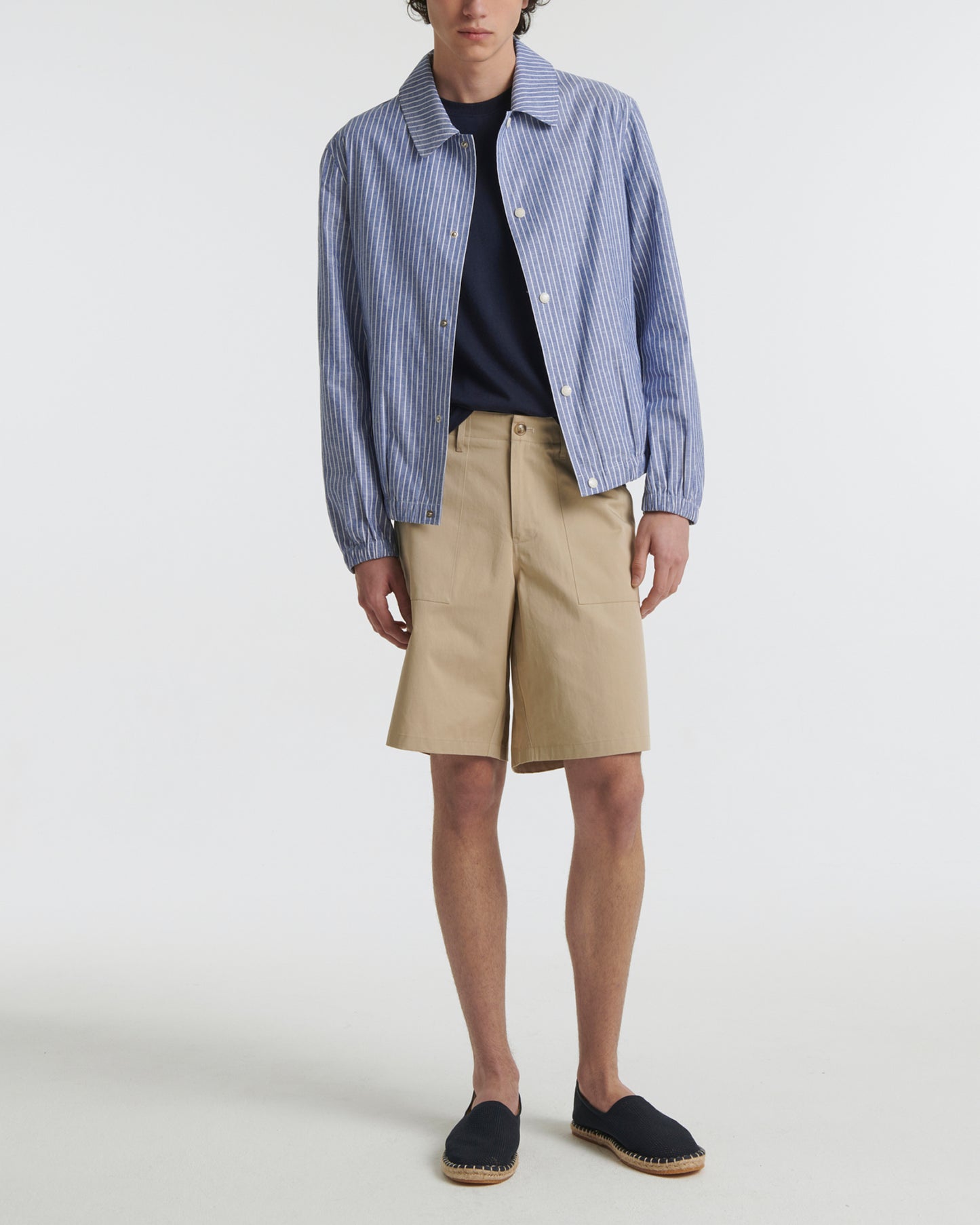 Chemise à rayures et boutons