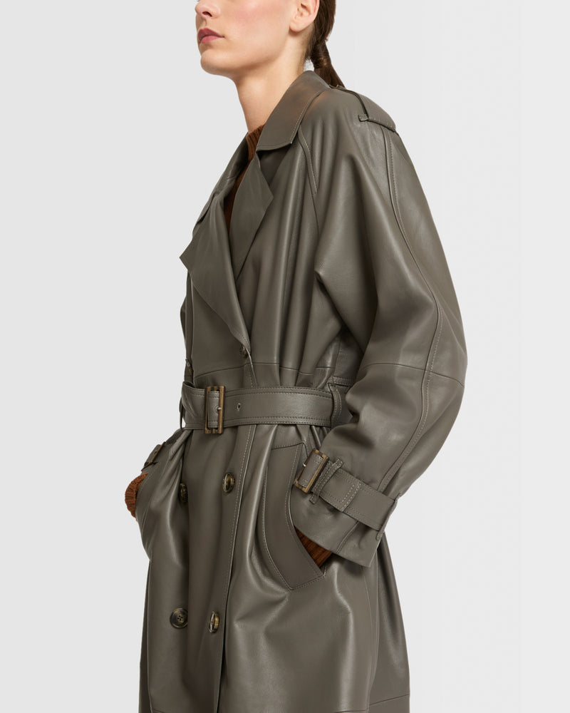 Trench long ceinturé en cuir d'agneau