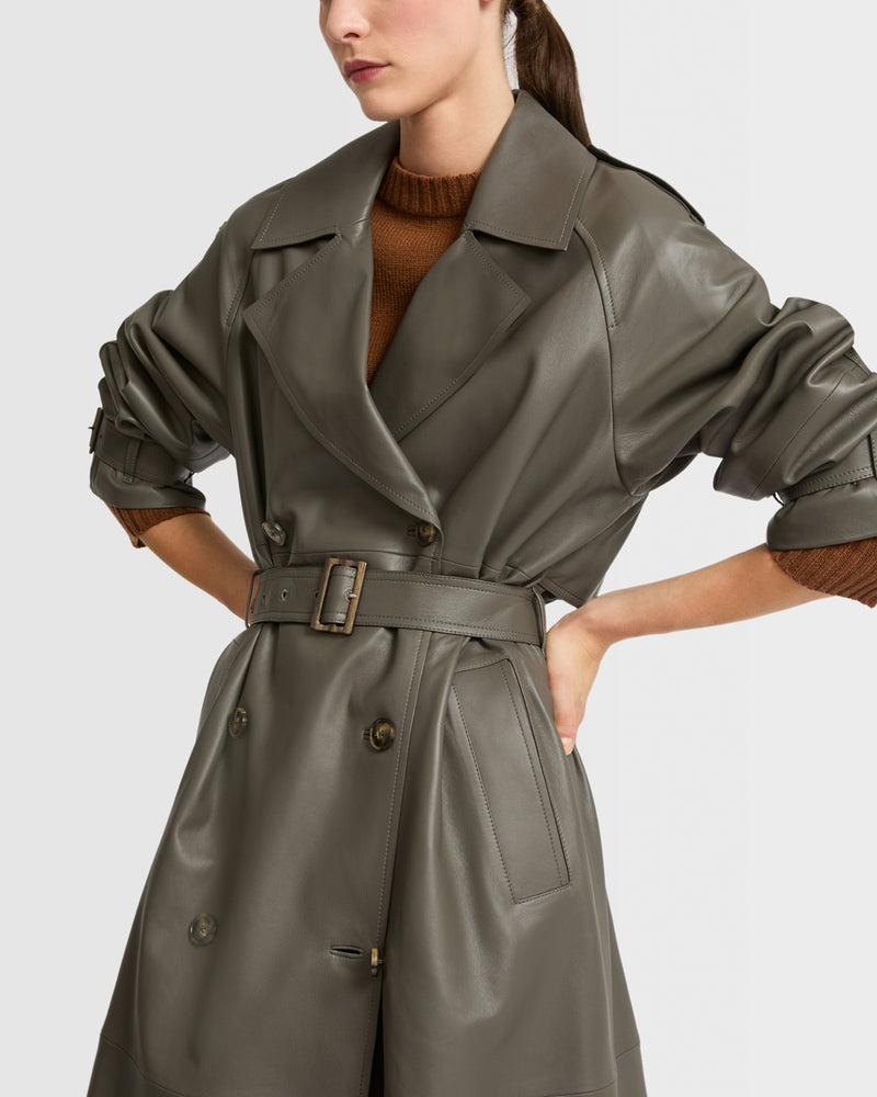 Trench long ceinturé en cuir d'agneau