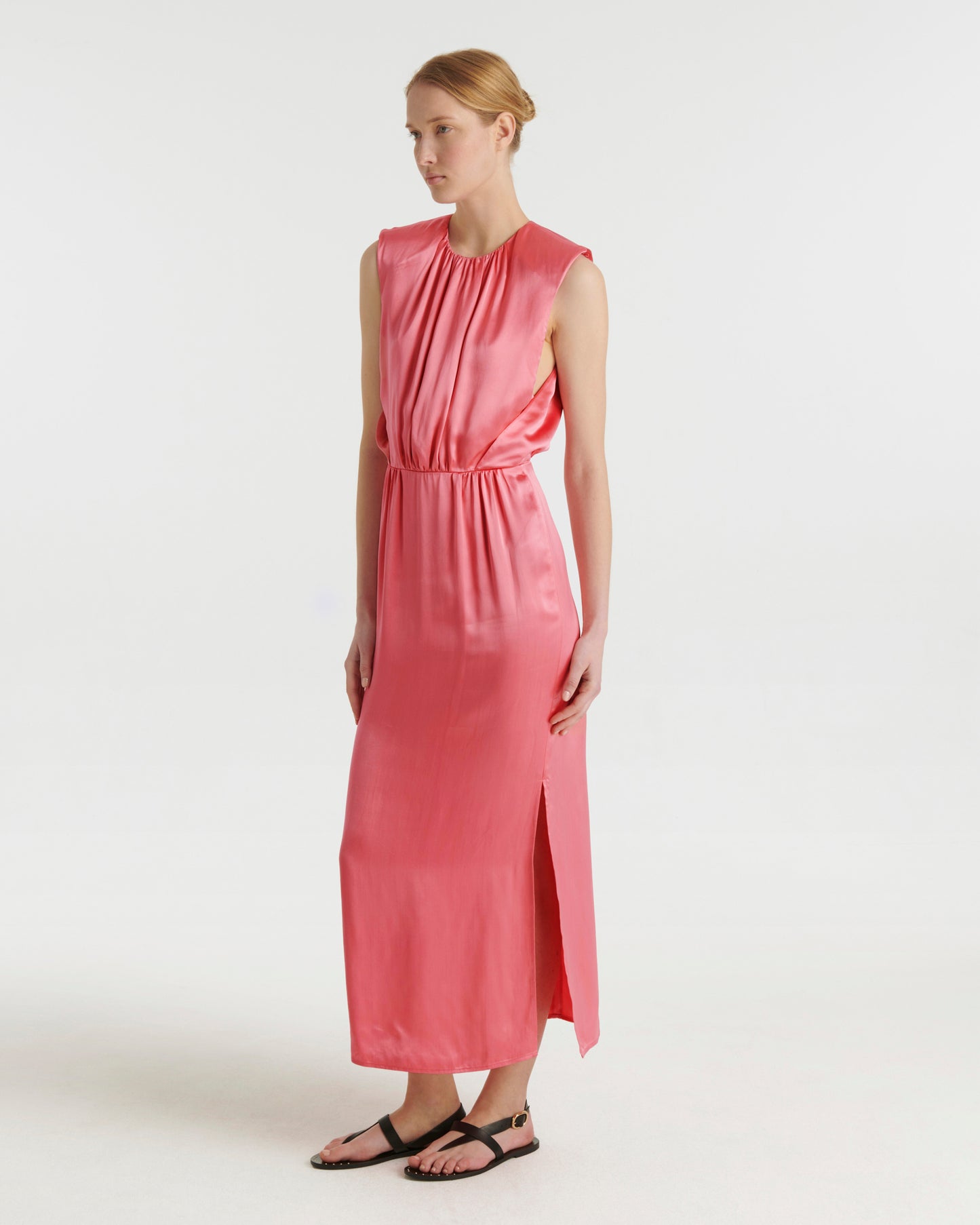 Robe longue en satin