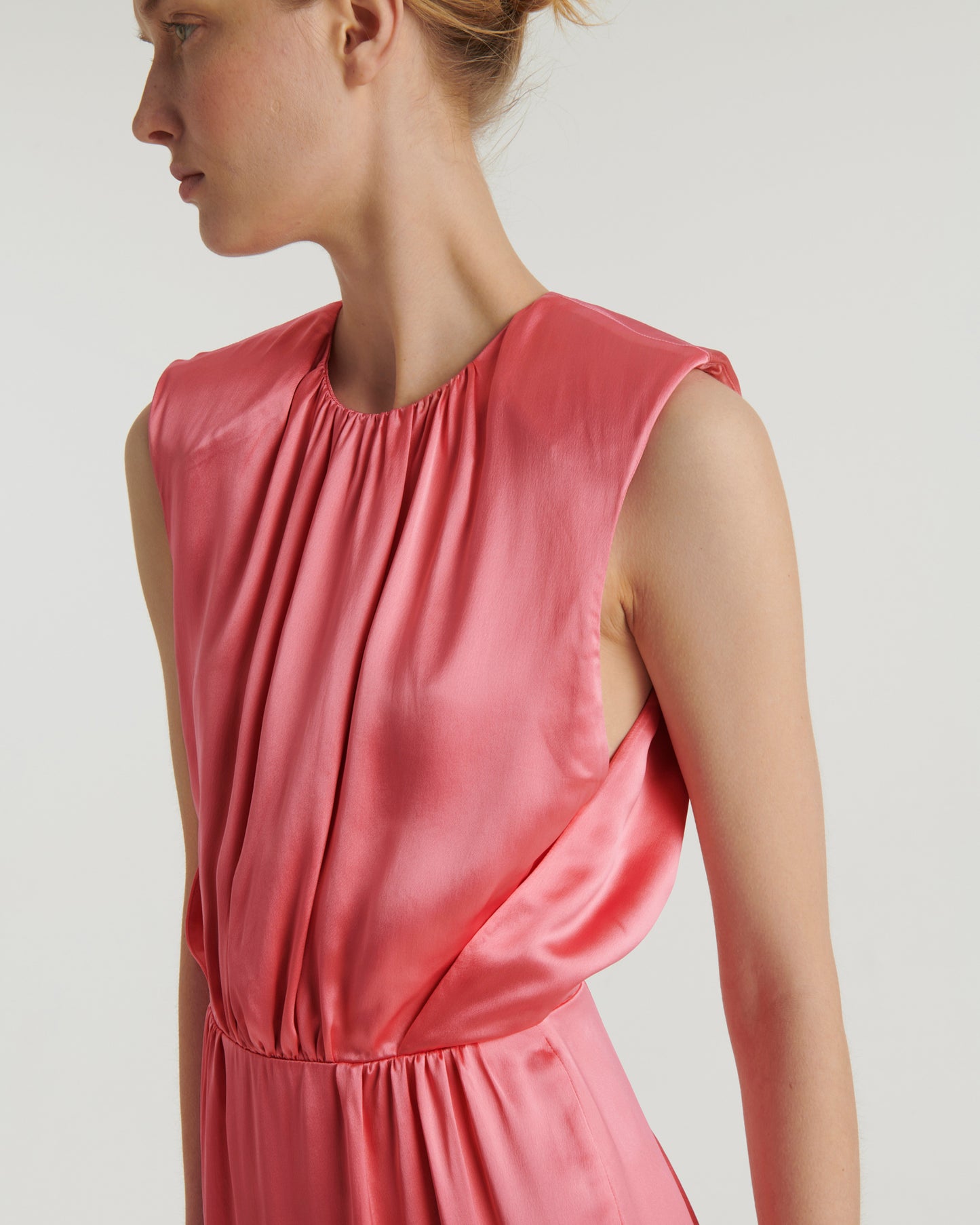 Robe longue en satin