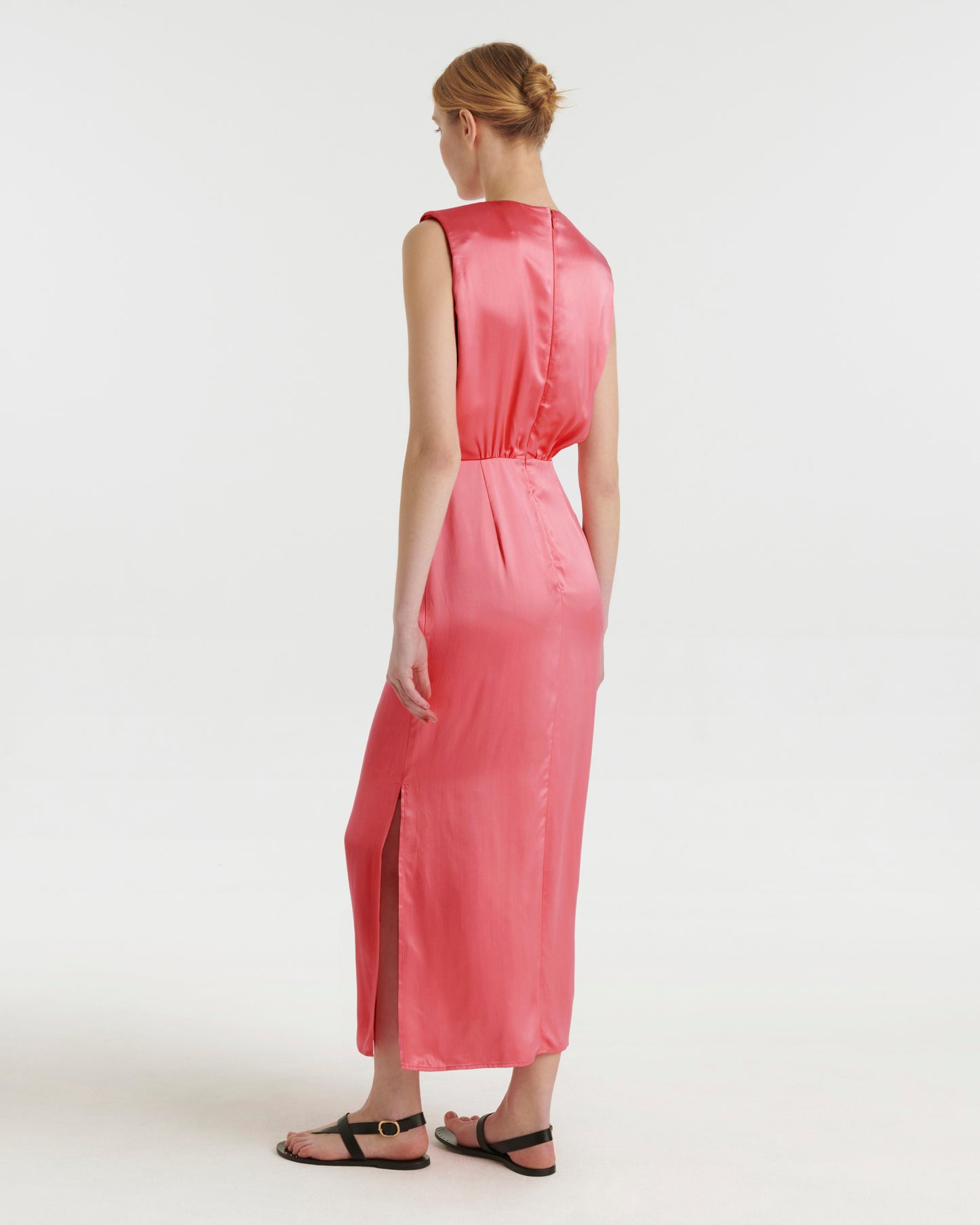 Robe longue en satin