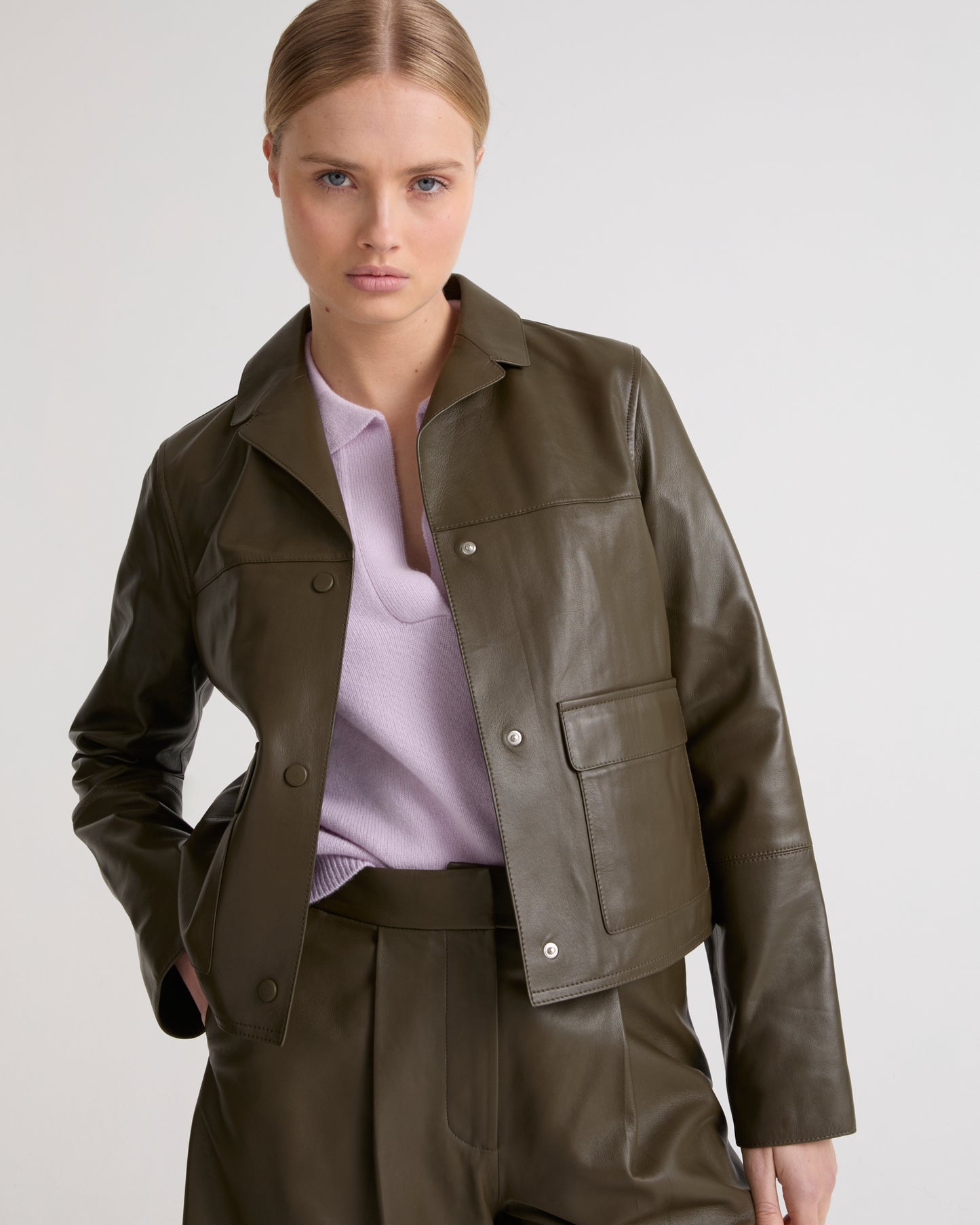 Veste courte en cuir d'agneau