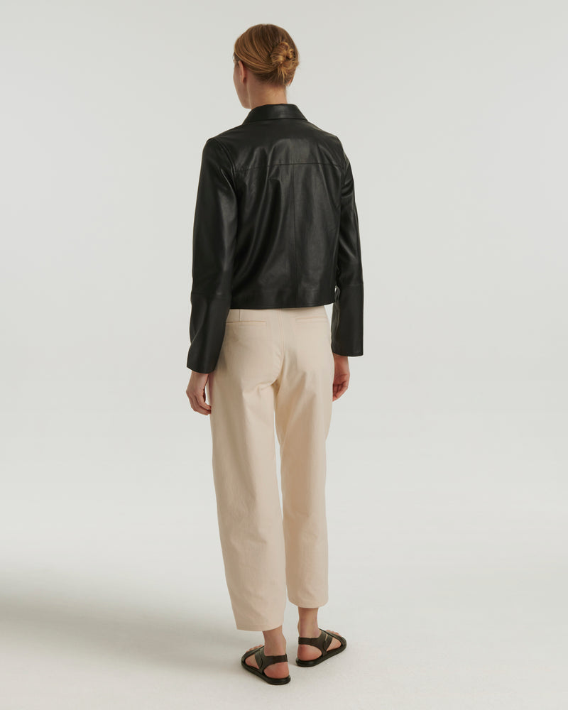 Veste courte en cuir d'agneau
