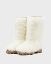Hohe Stiefel aus Lammfell