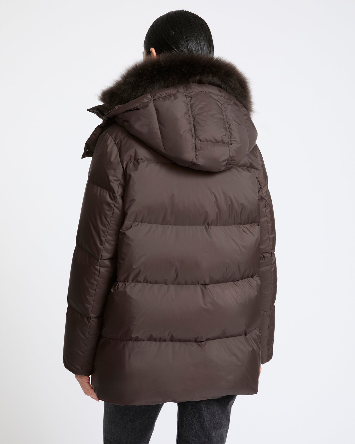 Doudoune "A" line en tissu technique imperméable avec col en agneau laine vaporeuse- Yves Salomon - Nouvelle collection Automne Hiver