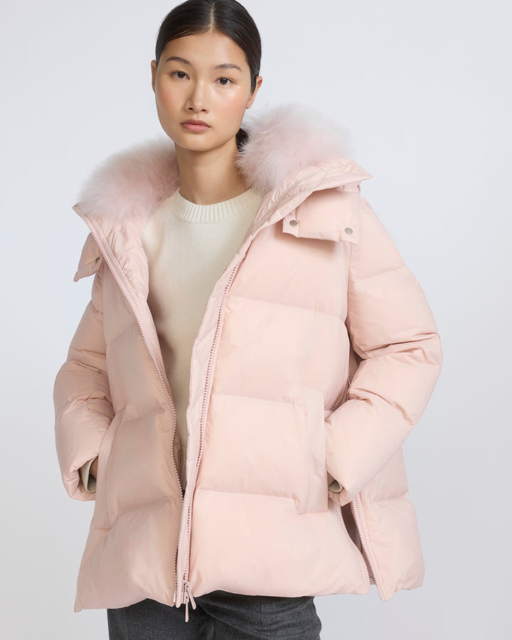 Doudoune "A" line en tissu technique imperméable avec col en agneau laine vaporeuse