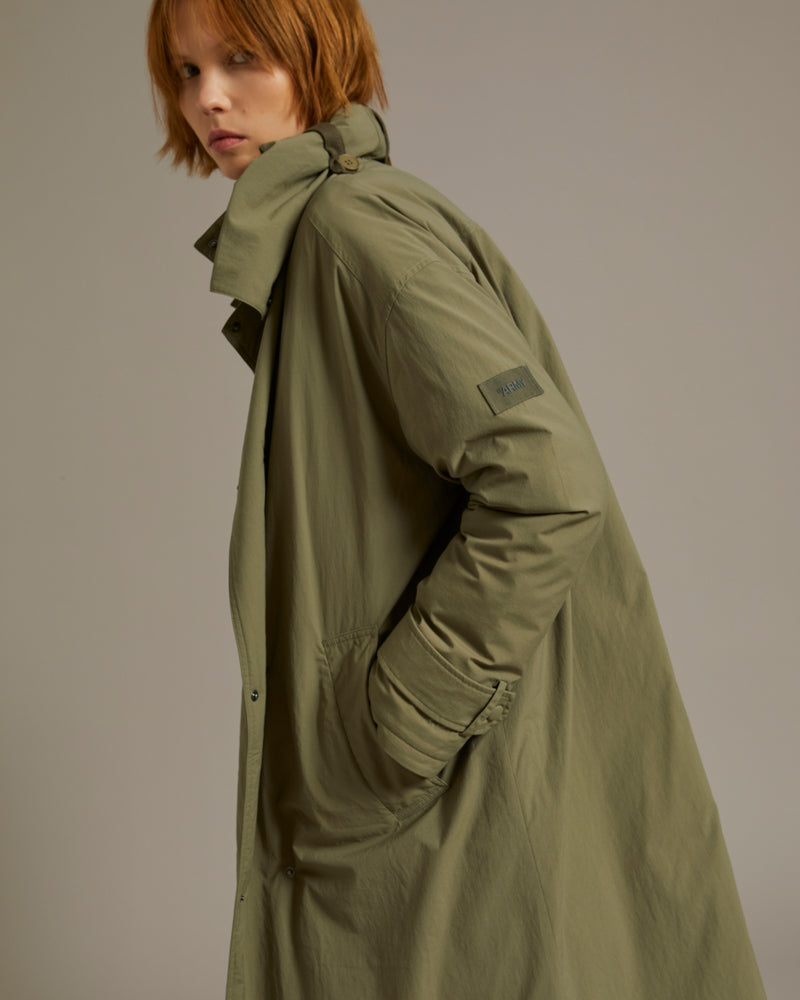 Manteau 7/8 en tissu technique doudoune
