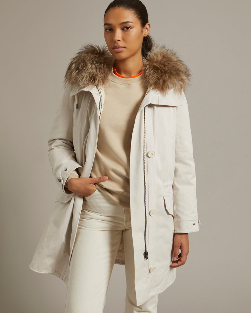 Parka longue en gabardine de coton et capuche en agneau