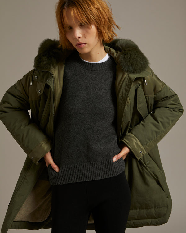 Parka longue en mix de tissus techniques et col en renard