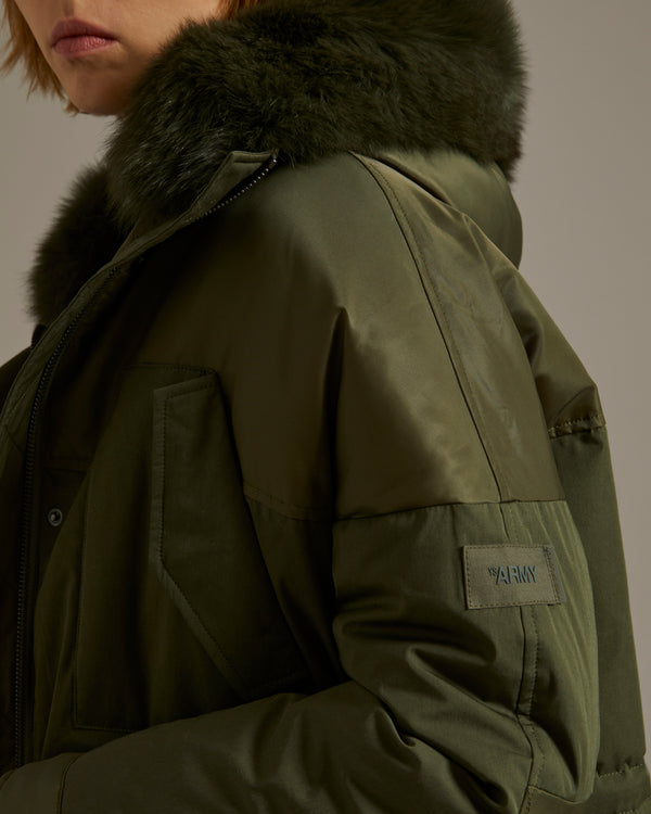 Parka longue en mix de tissus techniques et col en renard