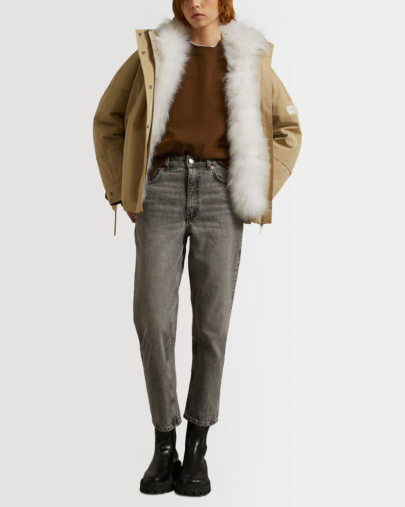Parka courte en tissu technique déperlant et agneau
