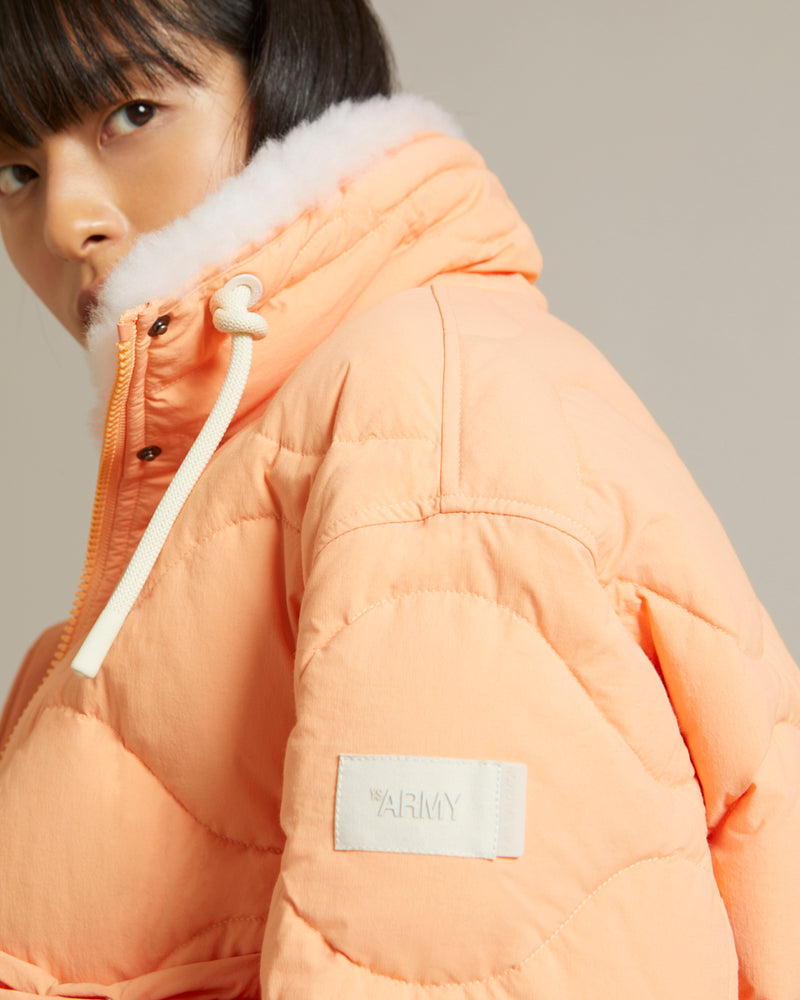 Veste en tissu technique déperlant et col en agneau à poils courts