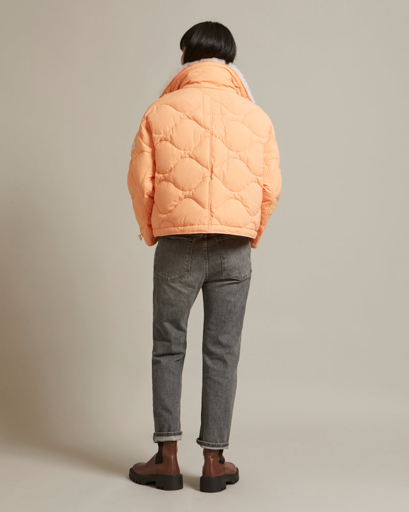 Veste en tissu technique déperlant et col en agneau à poils courts